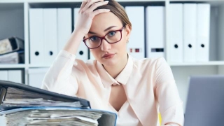 18 Signs Your Workplace Is Toxic