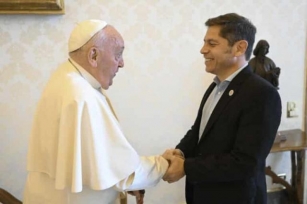 Kicillof Fue Recibido Por El Papa Francisco En El Vaticano