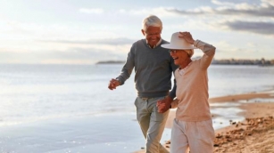 13 Best Beach Towns For Retirees – Affordable Without Sacrificing Quality Of Life