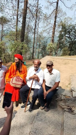 Rajinikanth Visits Babaji Caves In Uttarakhand. New Pics And Videos Out