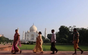 New Delhi to Agra Taj Mahal: How to Travel by Train, Bus, and Car?