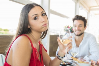 16 Questions To Avoid On A First Date
