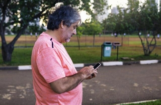 Trials Reveal That Internet-based Conversations Help Sustain Brain Function In Older Adults