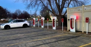 The US Now Has 1 DC Fast Charging Station For Every 15 Gas Stations