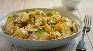Najbolja Krumpir Salata: Tajna Je U Jednom Sastojku Koji Sigurno Ne Koristite, A Uvijek Ga Imate U Hladnjaku