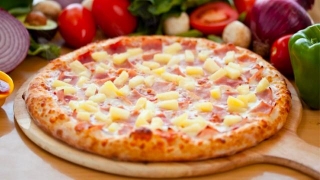 The Greatest Food Debate: 16 Reasons Why People May Scoff At Pineapple On Pizza