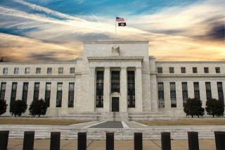Fed Chair Signals Interest Rate Cuts Despite Inflation Worries