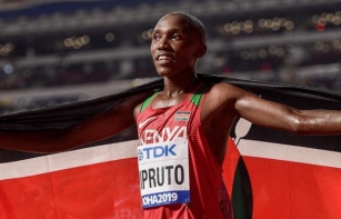 El Corredor Keniano Rhonex Kipruto, Perderá Récord Mundial Y Medalla