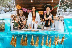 5 Reasons to Consider Hiring a Mobile Bar for Your Wedding