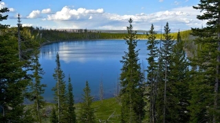 A Guide To Visiting Yellowstone National Park Lakes