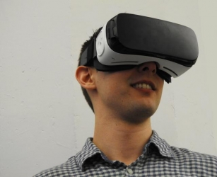 SMS-iT CRM’s Role In The Era Of Virtual Reality And Immersive Customer Experiences