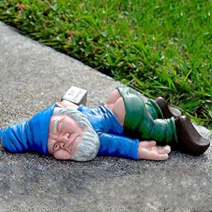 Funny Drunk Dwarf Garden Gnome Statues WHO NEEDS THIS?