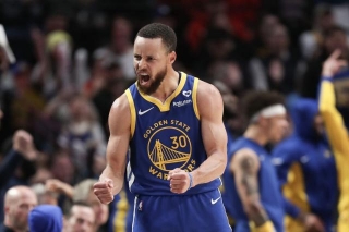 EXPLAINED: Injury Scare For Stephen Curry Can Prove Costly For Warriors