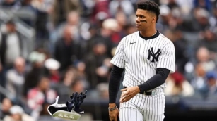 Shocker For Yankees: Juan Soto Exits Twins Game With Left Forearm Soreness
