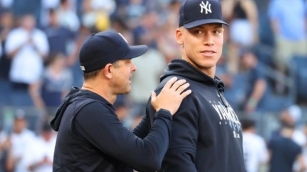 CHECKOUT: New York Yankees Manager Started THIS Post-Win Tradition