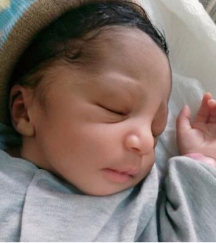 “People Said I Couldn’t Bear A Child, But God Has Proven Them Wrong. Nollywood Actor Chinedu Ikedieze Welcomes His First Child After 6 Years Of Marriage. (Photos)” ‎