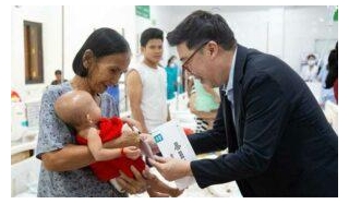Angkor Hospital For Children Receives A Donation Of 30 Million Riels From Hattha Bank