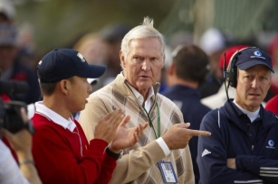 9 Things We Learned Playing Golf With NBA Legend Jerry West |  This Is The Loop