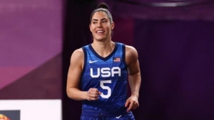 La Jolla Country Day Alum Kelsey Plum Selected For Olympic Basketball Team