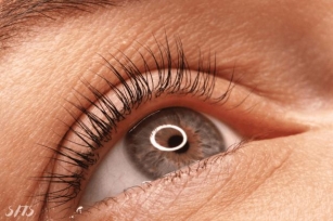 What Are Some Easy DIY Methods For Boosting Eyelash Growth: Enhance Your Lashes Naturally