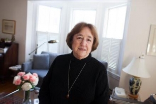 Helen Vendler, ‘Colossus’ Of Poetry Criticism, Dies At 90