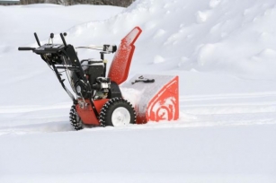 Lawn Tractor Snow Blower Vs Walk Behind: Which Is Best?