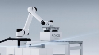 Cobot Vs Robot: What Are The Differences?