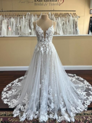 Embracing Elegance: The Madi Lane Jenica Wedding Dress
