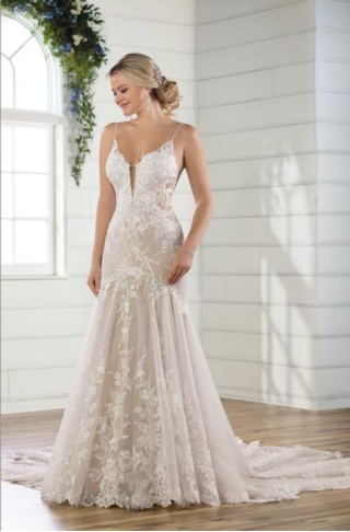 Featured Wedding Dress: Essense Of Australia D2770