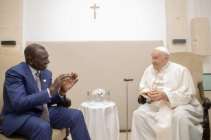 Ruto Meets Pope Francis, Discuss Regional Humanitarian Issues