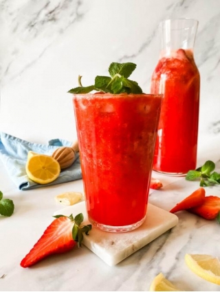 Easy Blended Strawberry Lemonade Recipe