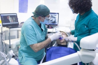 Choosing A Dental Clinic For Teeth Whitening