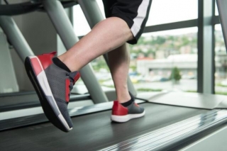 Is The Treadmill Bad For Knees? Myths Vs. Facts