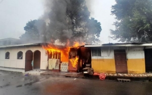 Dos adultos mayores son rescatados al incendiarse su vivienda en Managua  -  La Nueva Radio YA