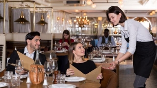 24 Ways Restaurants Upsell Their Guests