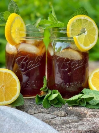 The Easiest (and Most Delicious) Long Island Iced Tea