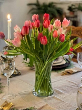 Creative Ways To Use Easter Flowers In Your Decor