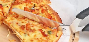 Slice It Right: Embrace Culinary Ingenuity By Cutting Pizza With Scissors!