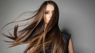 6 Tips To Grow Your Hair Faster: Fast-track Growth Tips