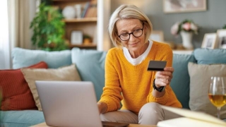 5 Credit Card Red Flags You Need To Be Aware Of
