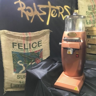 Kuban Bold KM01 Dükkan Tipi Kahve Değirmeninin Kahve Dükkanınız İçin Mükemmel Bir Seçim Olmasının 10 Nedeni