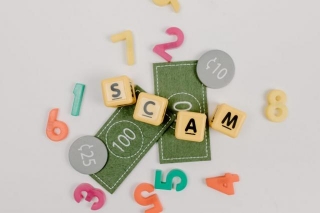 21 Common Travel Scams & How To Avoid Them