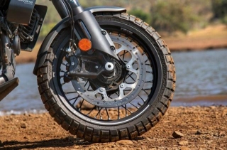 Husqvarna Svartpilen 401 Gets Apollo Tyres Instead Of Pirellis In India