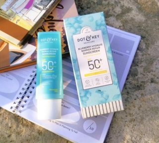 Dot & Key Hydrate Barrier Repair Sunscreen SPF 50 PA++++ Review