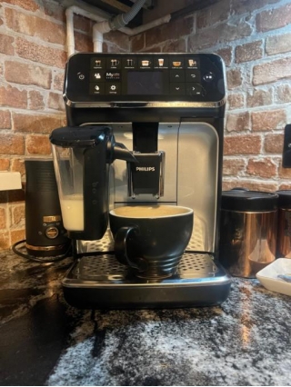Philips 5400 Series Bean-to-Cup Espresso Machine: Is It Worth It?