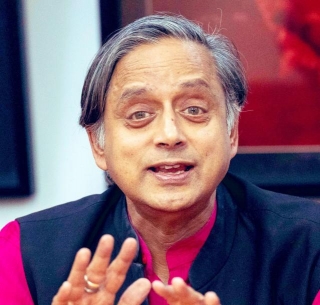 Tharoor Presses For Indian Dual Citizenship Debate