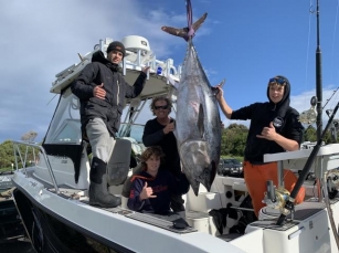 Tuna Tales: Anglers’ Long Weekend Adventure