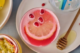 Lemonade 4 Ways – Basic, Pink Pitaya, Pomegranate, Passion Fruit (V, GF)