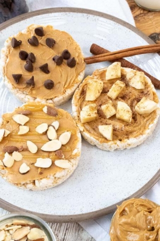 Simple Rice Cakes With Peanut Butter Recipe