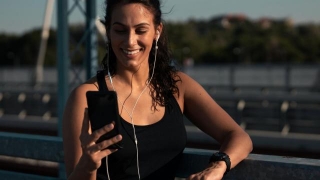 Smartphone Plus Fitnesstracker: Google Pixel 8 Pro Im Tarif-Bundle: Ein Sportlicher Deal?
